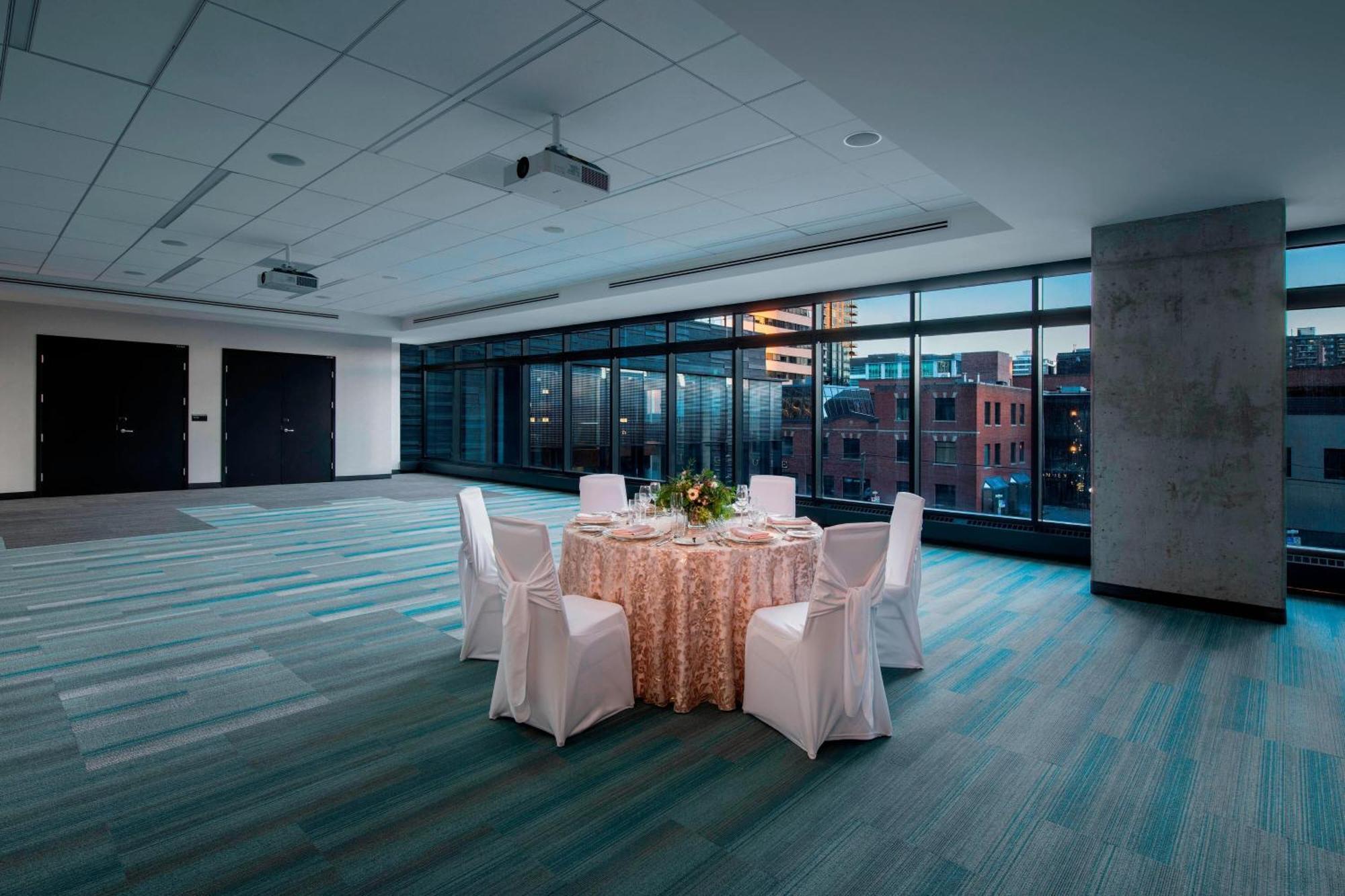 Residence Inn By Marriott Calgary Downtown/Beltline District Экстерьер фото