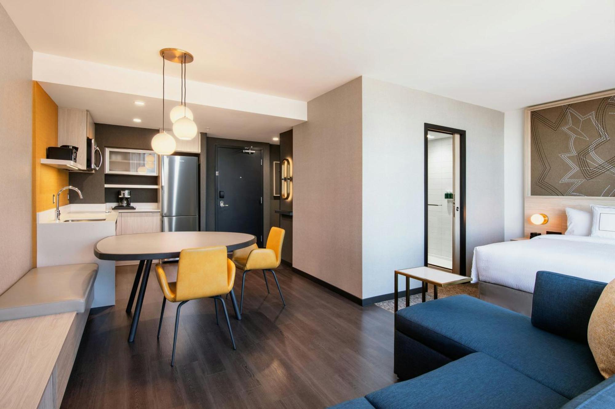 Residence Inn By Marriott Calgary Downtown/Beltline District Экстерьер фото
